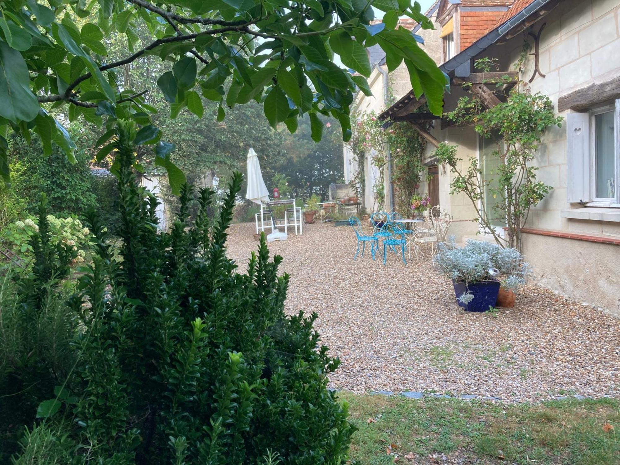 Une Maison, Un Jardin Berthenay Exteriér fotografie